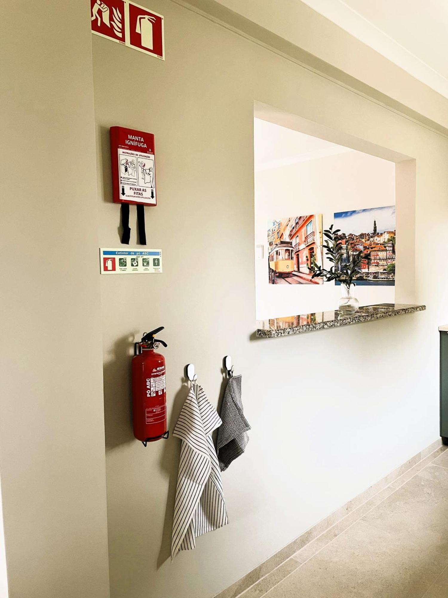Casa Velha Apartments - Adults Friendly アルブフェイラ エクステリア 写真