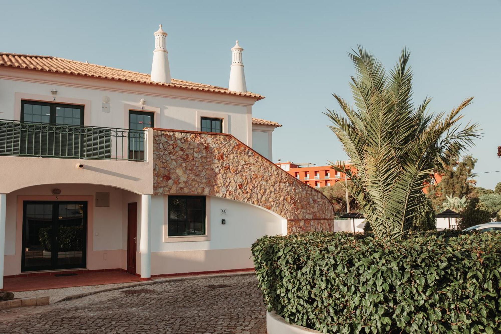 Casa Velha Apartments - Adults Friendly アルブフェイラ エクステリア 写真
