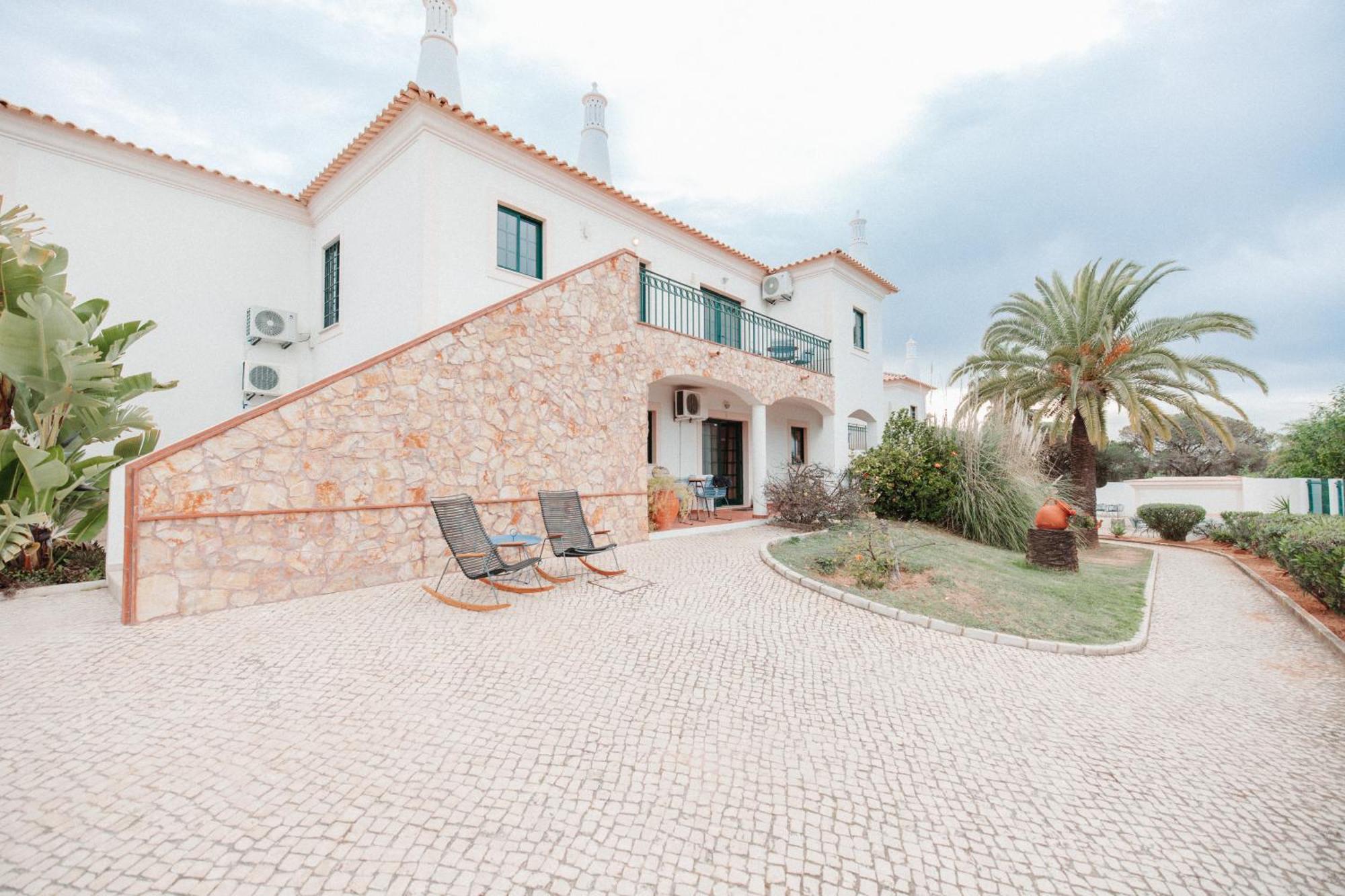 Casa Velha Apartments - Adults Friendly アルブフェイラ エクステリア 写真